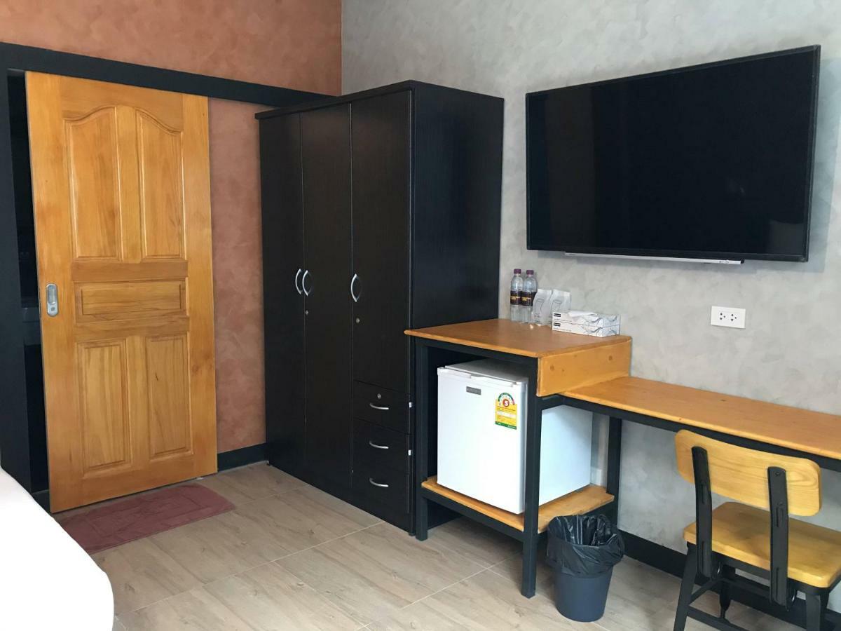 Center Point Plaza Hostel Банкок Екстериор снимка