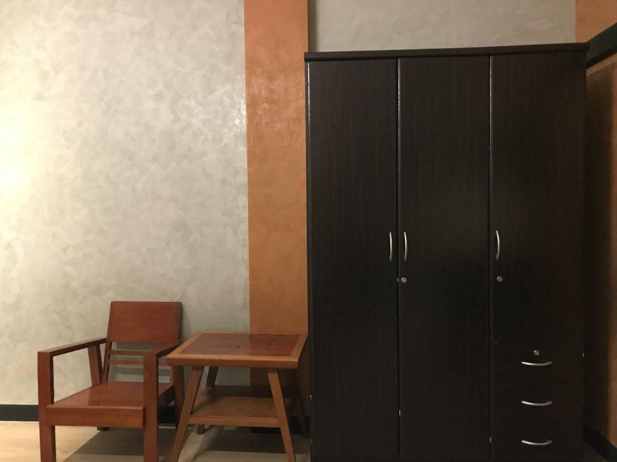 Center Point Plaza Hostel Банкок Екстериор снимка