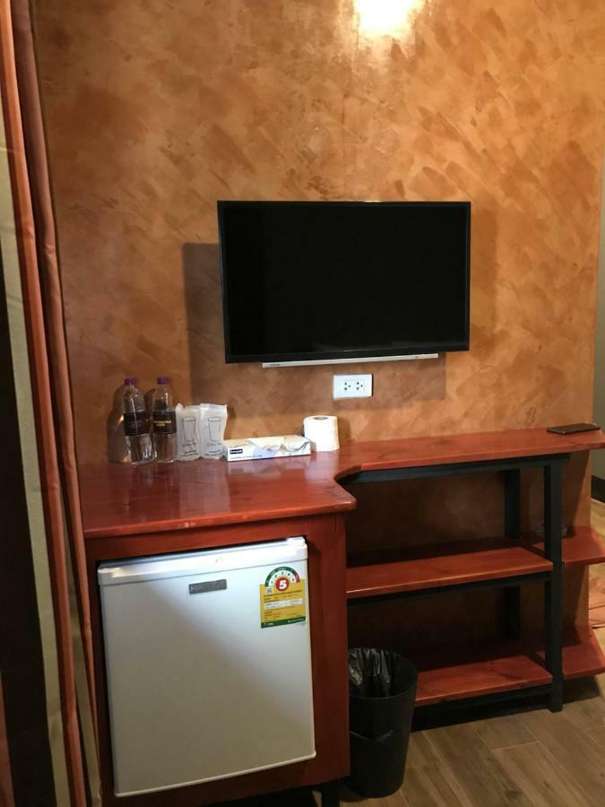 Center Point Plaza Hostel Банкок Екстериор снимка