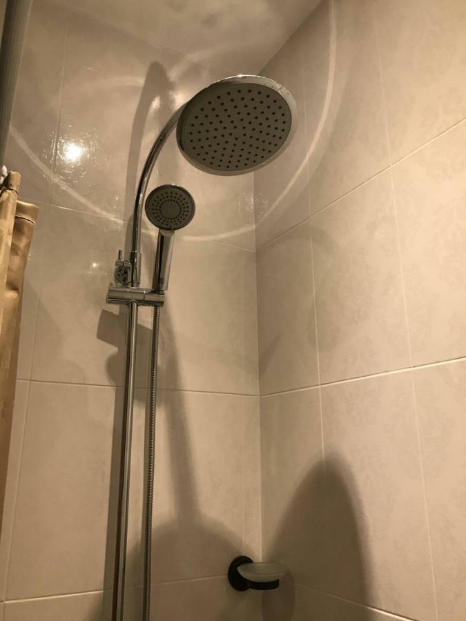 Center Point Plaza Hostel Банкок Екстериор снимка
