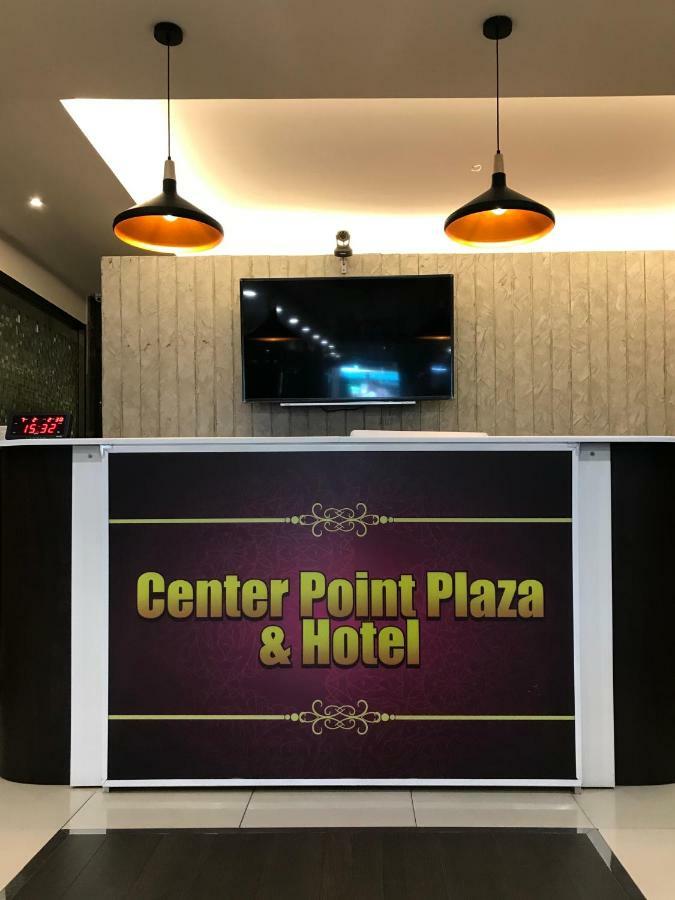 Center Point Plaza Hostel Банкок Екстериор снимка