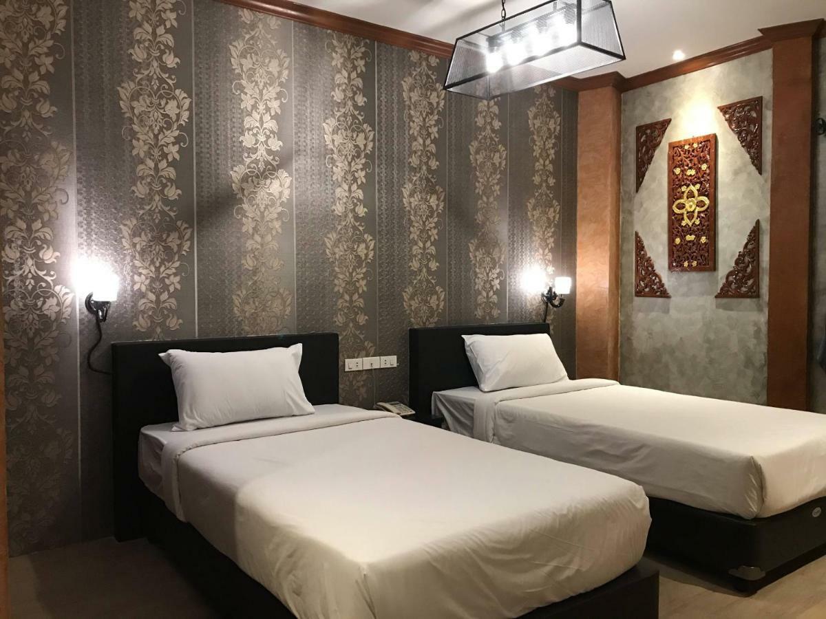 Center Point Plaza Hostel Банкок Екстериор снимка