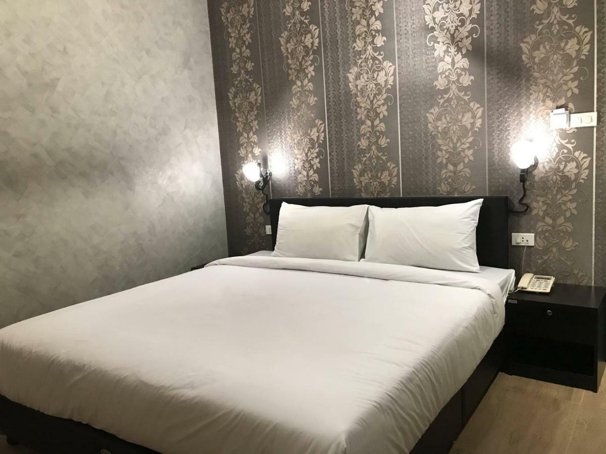 Center Point Plaza Hostel Банкок Екстериор снимка